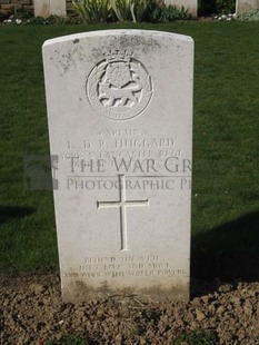 ALBUERA CEMETERY, BAILLEUL-SIRE-BERTHOULT - HUGGARD, LEWIS DUDLEY RICHARD